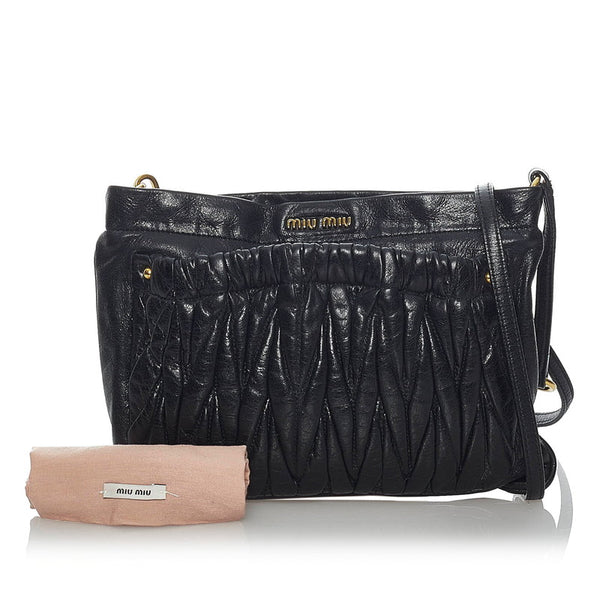ミュウミュウ マテラッセ  ブラック ゴールド レザー 斜めがけ ショルダー レディース MIUMIU 【中古】