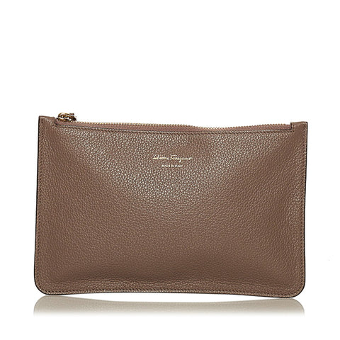 サルヴァトーレフェラガモ ベージュ カーキ  レザー ポーチ レディース Salvatore Ferragamo 【中古】