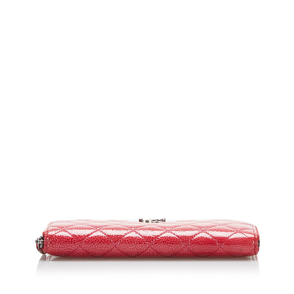シャネル マトラッセ ココマーク ラウンドファスナー 長財布 ダークピンク パテントレザー レディース CHANEL 【中古】