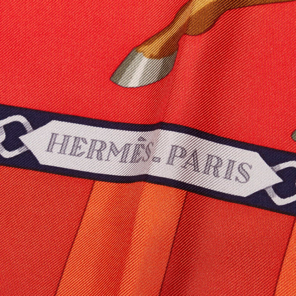エルメス カレ90 CHOCS EN PLUMES 羽飾リノ激突 スカーフ レッド シルク レディース HERMES 【中古】