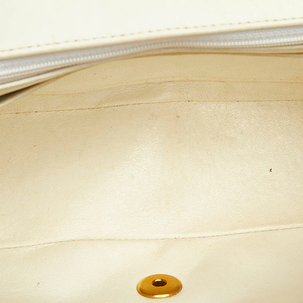 シャネル マトラッセ ダイアナ ココマーク ホワイト ラムスキン チェーン ショルダーバッグ レディース CHANEL 中古