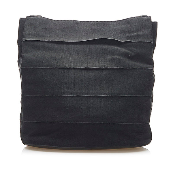 サルヴァトーレフェラガモ ティアード AU-21 5667 ブラック ナイロン ハンドバッグ レディース Salvatore Ferragamo 中古