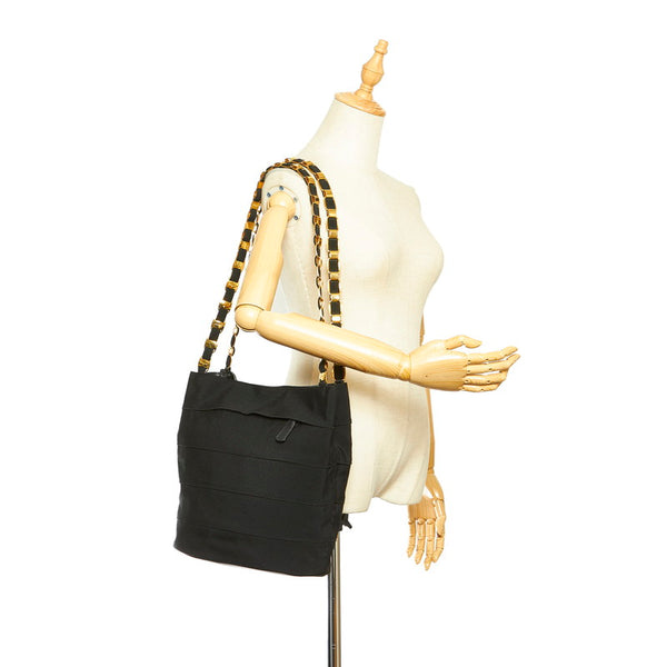 サルヴァトーレフェラガモ ティアード AU-21 5667 ブラック ナイロン ハンドバッグ レディース Salvatore Ferragamo 中古