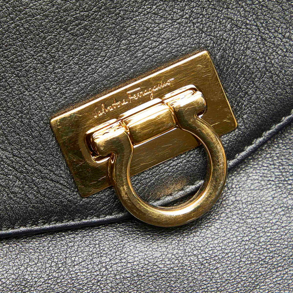 サルヴァトーレフェラガモ ガンチーニ AU-21 E445 ブラック レザー 肩掛け ショルダーバッグ レディース Salvatore Ferragamo 中古