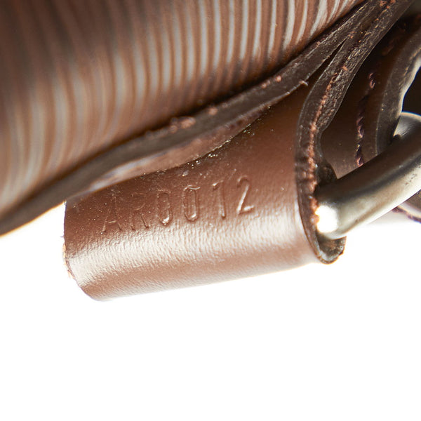 ルイ ヴィトン エピ プチノエ M4410D ブラウン レザー ショルダーバッグ レディース LOUIS VUITTON 中古