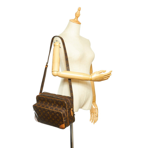 ルイ ヴィトン モノグラム ナイル M45244 ブラウン PVC レザー 斜め掛け ショルダーバッグ レディース LOUIS VUITTON 中古