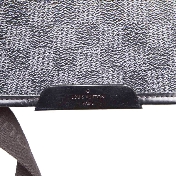 ルイ ヴィトン ダミエグラフィット ダニエルMM N58029  ブラック PVC ショルダーバッグ メンズ LOUIS VUITTON 中古