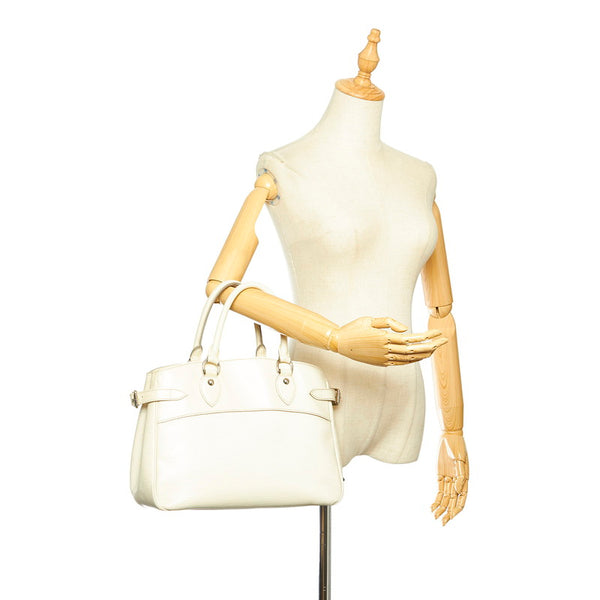 ルイ ヴィトン エピ パッシィPM M5296J ホワイト レザー ハンドバッグ レディース LOUIS VUITTON 中古