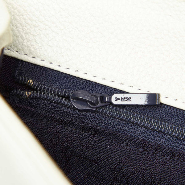 イヴ サンローラン ホワイト レザー 肩掛け ショルダーバッグ レディース YVES SAINT LAURENT 中古