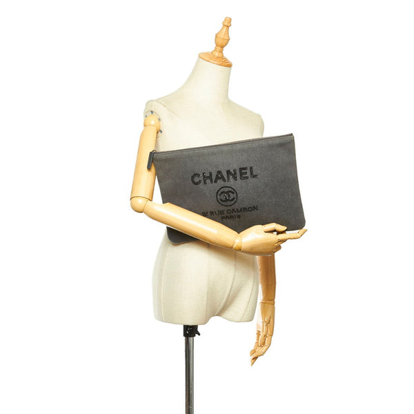 シャネル ドーヴィル グレー キャンバス クラッチバッグ レディース CHANEL 中古