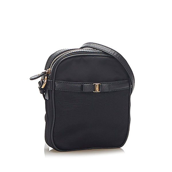 サルヴァトーレフェラガモ ヴァラリボン AU-21 C158 ブラック レザー ショルダーバッグ レディース Salvatore Ferragamo 【中古】