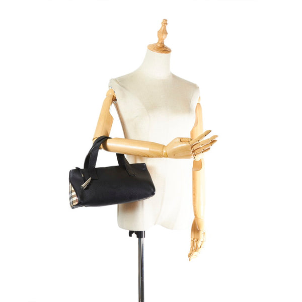 バーバリー 牙　チャーム ブラック レザー PVC ハンドバッグ レディース BURBERRY 【中古】