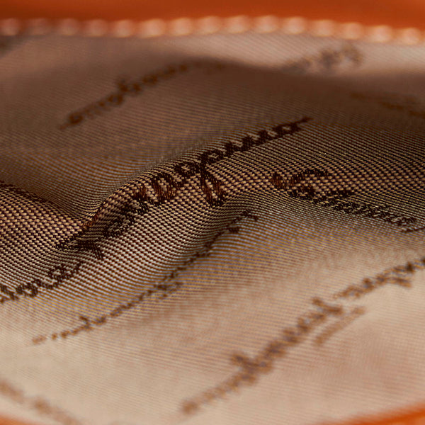 サルヴァトーレフェラガモ ヴァラ キャメル レザー 二つ折り財布 レディース Salvatore Ferragamo 【中古】