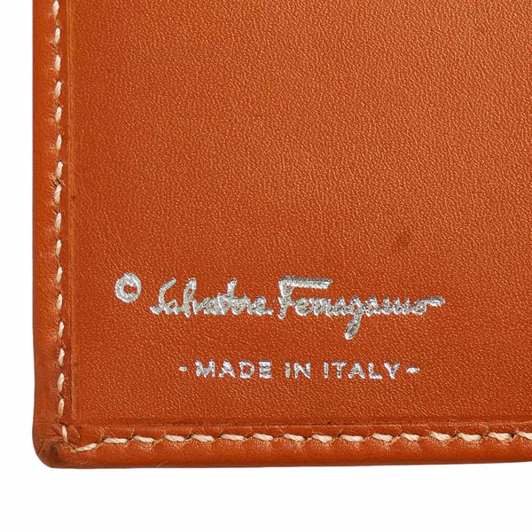 サルヴァトーレフェラガモ ヴァラ キャメル レザー 二つ折り財布 レディース Salvatore Ferragamo 【中古】