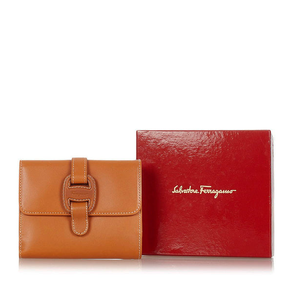 サルヴァトーレフェラガモ ヴァラ キャメル レザー 二つ折り財布 レディース Salvatore Ferragamo 【中古】