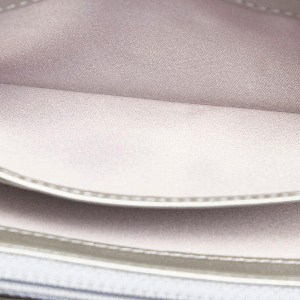 シャネル カメリア ブラック レザー 長財布 レディース CHANEL 【中古】