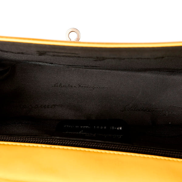 サルヴァトーレフェラガモ ガンチーニ イエロー レザー ショルダーバッグ レディース Salvatore Ferragamo 【中古】