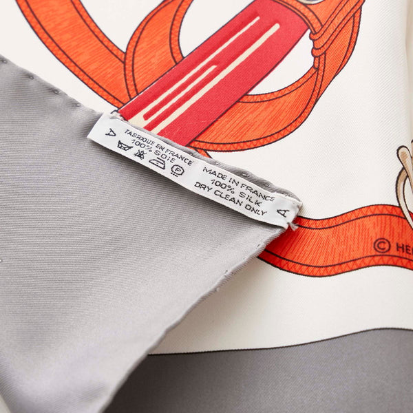 エルメス カレ90 Eperon d’or 黄金の拍車 アイボリー グレー マルチ シルク スカーフ レディース HERMES 【中古】