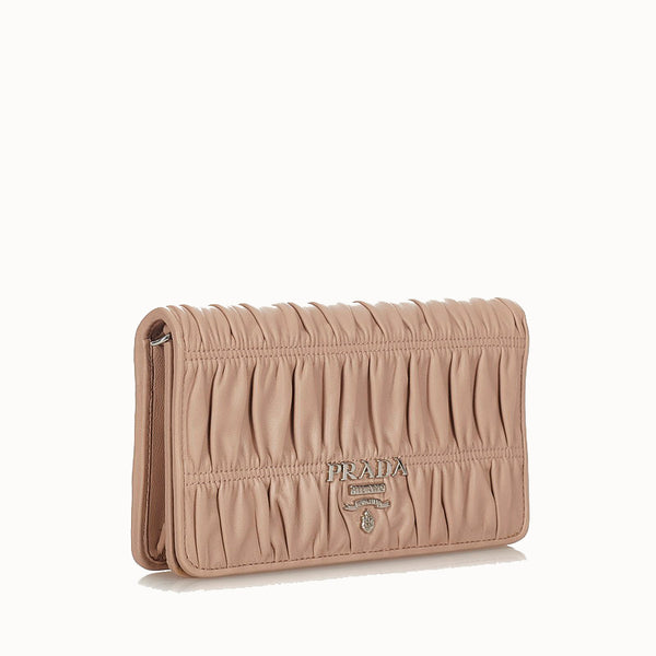 プラダ ライトピンク レザー ウォレットチェーン レディース PRADA 【中古】