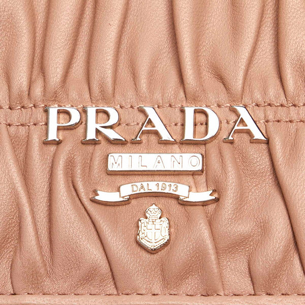 プラダ ライトピンク レザー ウォレットチェーン レディース PRADA 【中古】