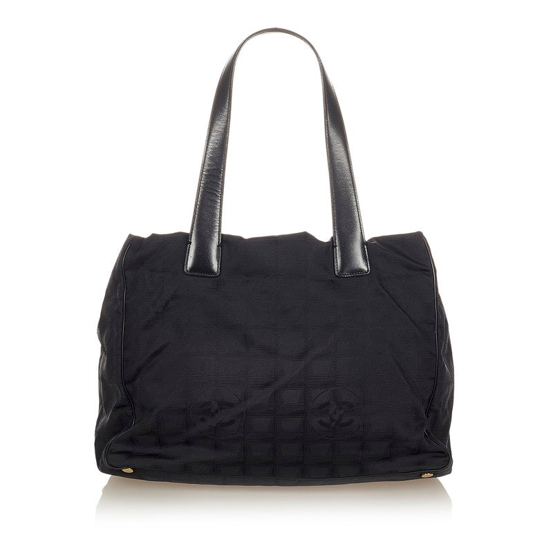 シャネル ニュートラベル ブラック ナイロン トートバッグ レディース CHANEL 【中古】
