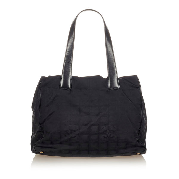 シャネル ニュートラベル ブラック ナイロン トートバッグ レディース CHANEL 【中古】