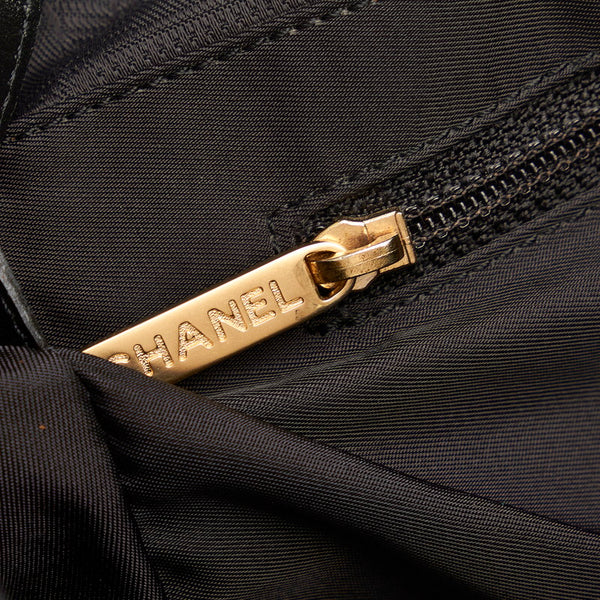 シャネル ニュートラベル ブラック ナイロン トートバッグ レディース CHANEL 【中古】