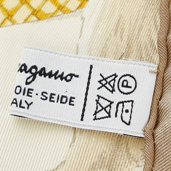 サルヴァトーレフェラガモ Z20160099900 ベージュ シルク スカーフ レディース Salvatore Ferragamo 【中古】