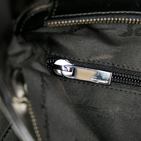 サルヴァトーレフェラガモ AU-21 0735 ブラック ナイロン レザー ワンショルダー レディース Salvatore Ferragamo 【中古】