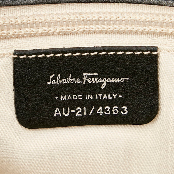 サルヴァトーレフェラガモ ガンチーニ AU-21/4363 ブラック レザー ショルダーバッグ レディース Salvatore Ferragamo 【中古】