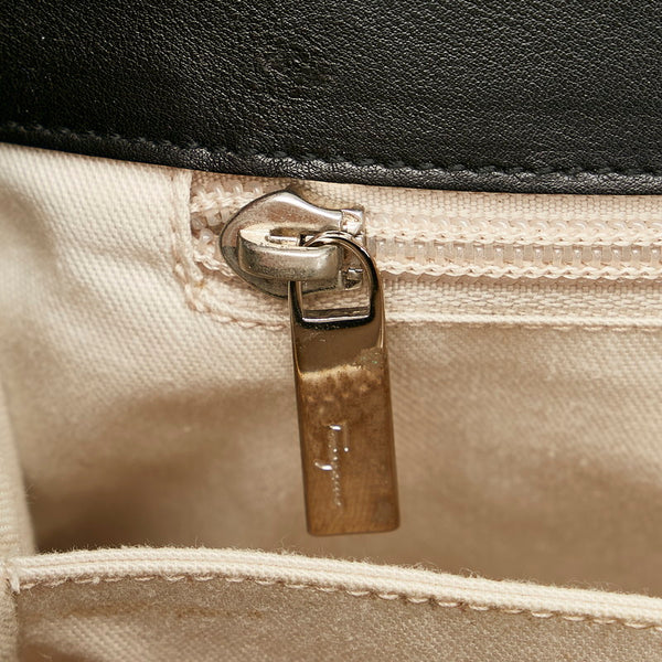 サルヴァトーレフェラガモ ガンチーニ AU-21/4363 ブラック レザー ショルダーバッグ レディース Salvatore Ferragamo 【中古】