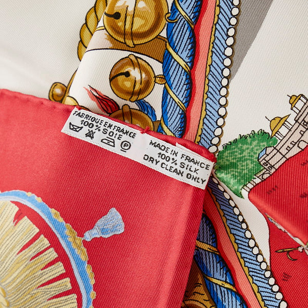 エルメス カレ90 CAPARACON 馬飾り 像 レツド ホワイト シルク スカーフ レディース HERMES 【中古】