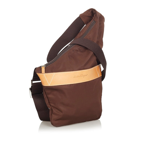 サルヴァトーレフェラガモ ブラウン ナイロン レザー ショルダーバッグ レディース Salvatore Ferragamo 【中古】