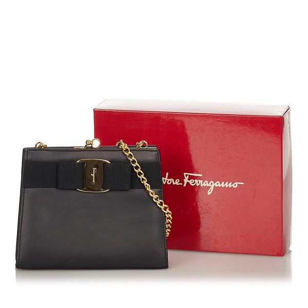 サルヴァトーレフェラガモ ヴァラリボン 223054 ブラック レザー チェーンショルダーバッグ レディース Salvatore Ferragamo 【中古】