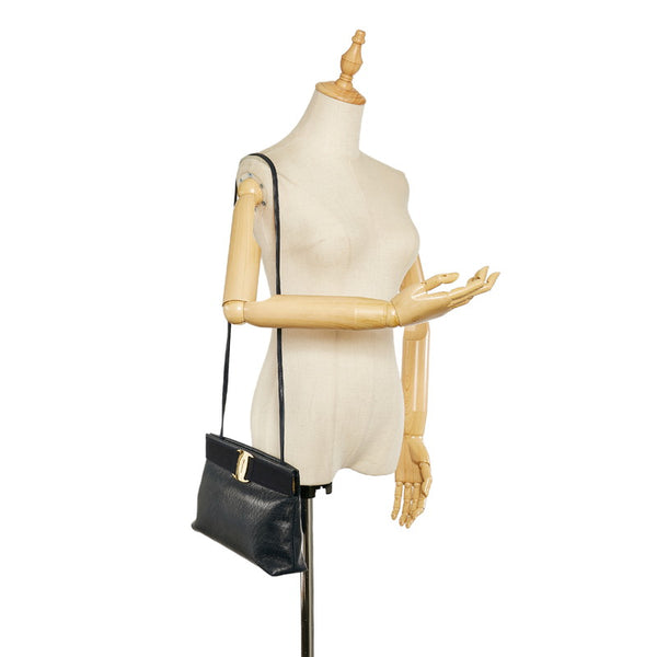 サルヴァトーレフェラガモ ヴァラ 型押し D210588 ネイビー レザー 斜め掛け ショルダーバッグ レディース Salvatore Ferragamo 【中古】