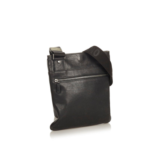 サルヴァトーレフェラガモ ロゴ ストラップ FZ-24 8106 ブラック レザー 斜め掛け ショルダーバッグ メンズ Salvatore Ferragamo 【中古】