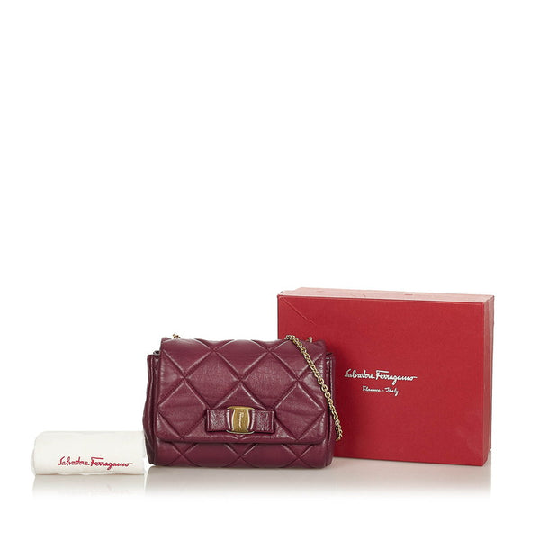 サルヴァトーレフェラガモ ヴァラリボン AU-22 C150 パープル レザー チェーン 肩掛け ショルダーバッグ レディース Salvatore Ferragamo 【中古】