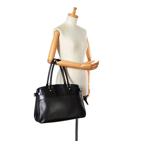 ルイ ヴィトン エピ パッシィ PM M59262 ブラック レザー ハンドバッグ ショルダーバッグ レディース LOUIS VUITTON 【中古】