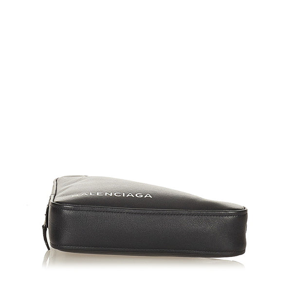 バレンシアガ トライアングル クラッチバッグ 476976 ブラック レザー レディース BALENCIAGA 【中古】