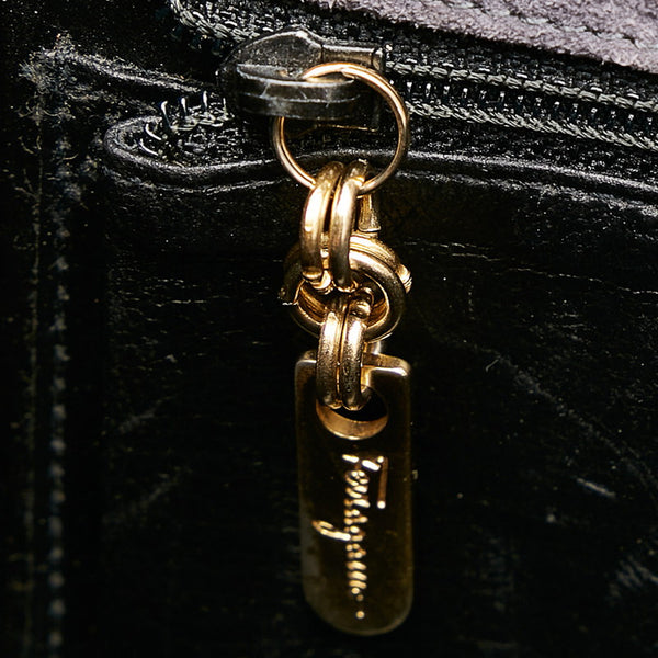 サルヴァトーレフェラガモ ガンチーニ E-21 1067 グレー スウェード ショルダーバッグ レディース Salvatore Ferragamo 【中古】