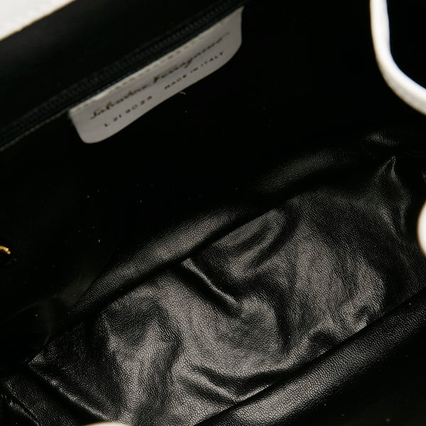 サルヴァトーレフェラガモ ショルダーバッグ L21 9028 ホワイト レザー レディース Salvatore Ferragamo 【中古】