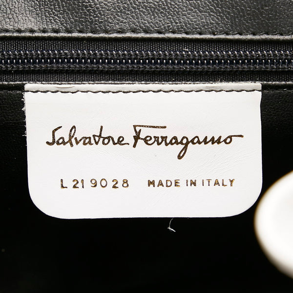 サルヴァトーレフェラガモ ショルダーバッグ L21 9028 ホワイト レザー レディース Salvatore Ferragamo 【中古】