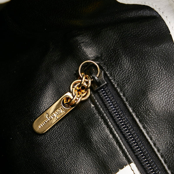 サルヴァトーレフェラガモ ショルダーバッグ L21 9028 ホワイト レザー レディース Salvatore Ferragamo 【中古】