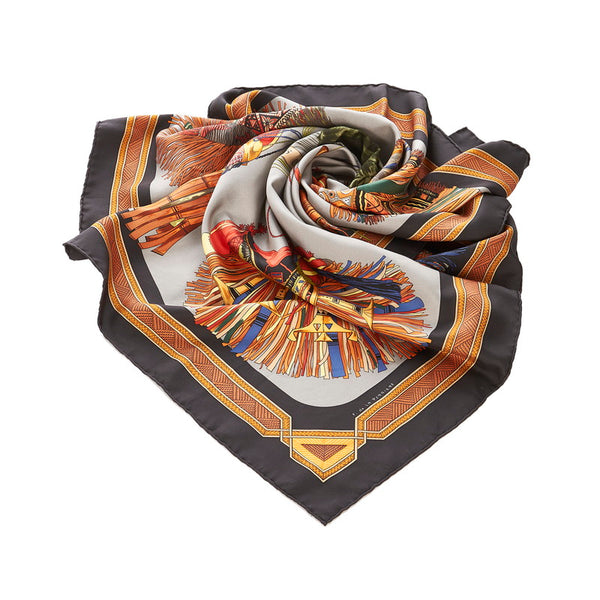 エルメス カレ90　 CUIRS DU DESERT 砂漠の革飾り グレー シルク スカーフ レディース HERMES 【中古】