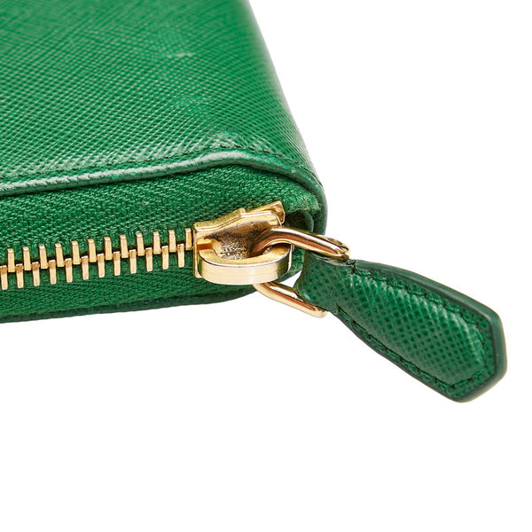 プラダ グリーン レザー サフィアーノ ラウンドファスナー　長財布 レディース PRADA 【中古】