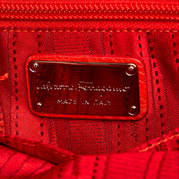 サルヴァトーレフェラガモ ガンチーニ FJ-21 D656 オレンジ レザー ショルダーバッグ レディース Salvatore Ferragamo 【中古】