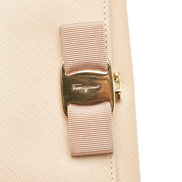 サルヴァトーレフェラガモ ヴァラリボン IY-22 B559 ベージュ レザー 長財布 レディース Salvatore Ferragamo 【中古】