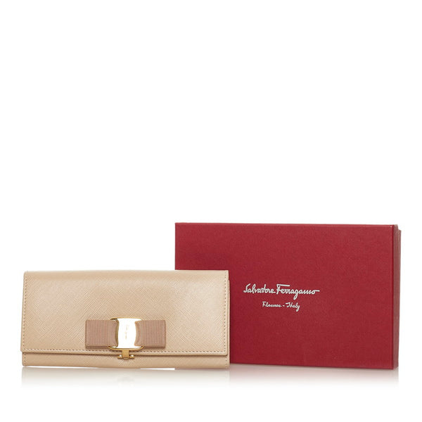 サルヴァトーレフェラガモ ヴァラリボン IY-22 B559 ベージュ レザー 長財布 レディース Salvatore Ferragamo 【中古】