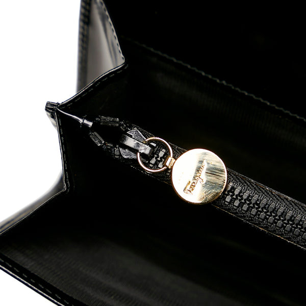 サルヴァトーレフェラガモ ダブルガンチーニ ブラック レザー 長財布 レディース Salvatore Ferragamo 【中古】