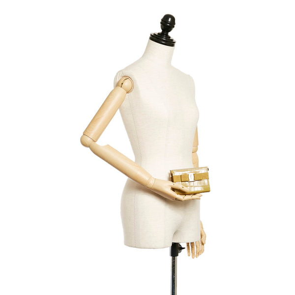 サルヴァトーレフェラガモ ヴァラリボン ポーチ グリーン 型押しレザー レディース Salvatore Ferragamo 【中古】